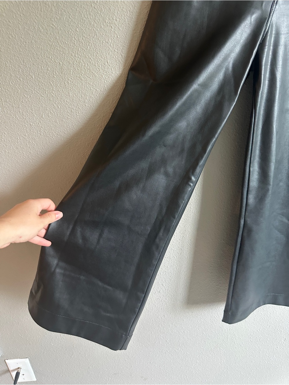 Anthropologie Maeve Black The Colette Cropped Vegan Leather Pants 26 - Picture 5 of 15